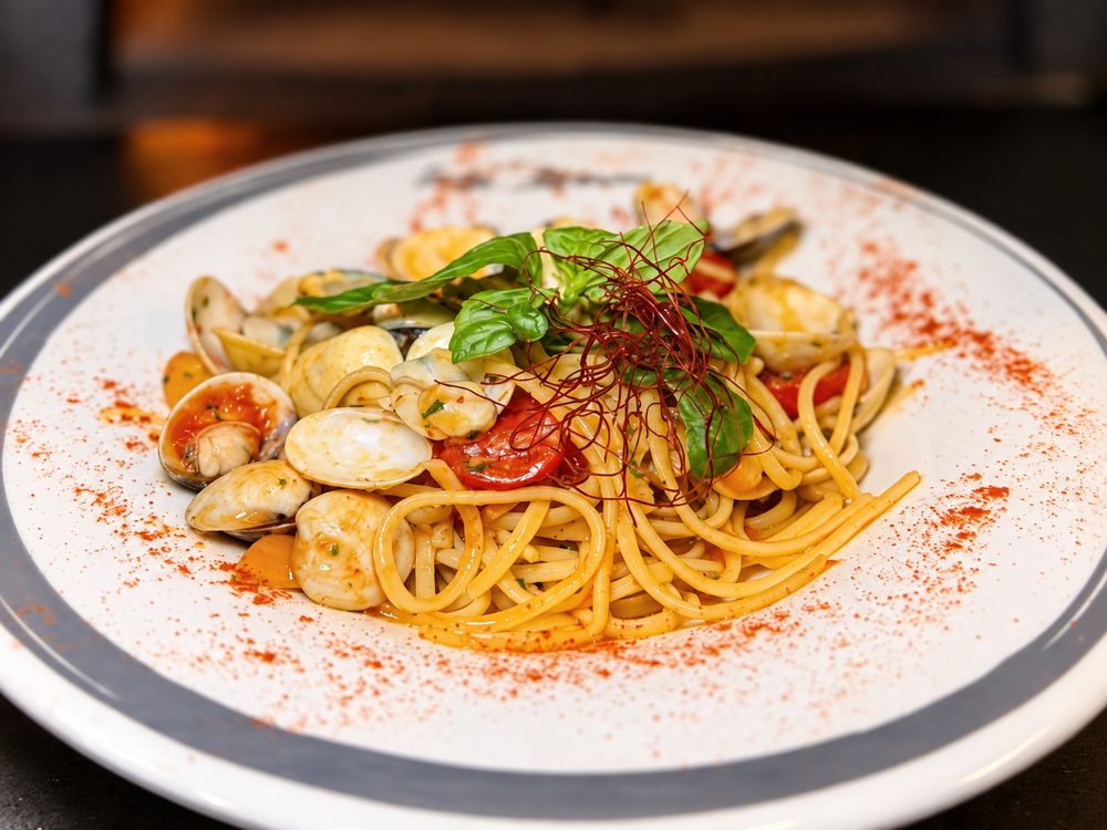 Spaghetti con vongole e pomodorini